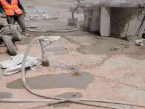 册亨水泥混凝土路面板底注浆技术 路面脱空注浆整治方案